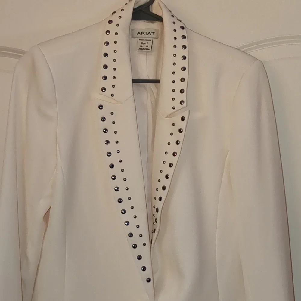ARIAT WOMEN'S ACE STUDDED CREPE BLAZER - Picture 5 of 10